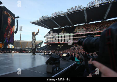 Dublin, Irlande. 17 mai 2018. 17/5/2018. Oui, les garçons sont de retour en ville ! Mick Jagger joue à la foule avec Keith Richards, Ronnie Wood et Charlie Watts de The Rolling Stones à l'appui qu'ils ont joué dans Croke Park de Dublin ce soir, sur la première étape de leur Les pierres - Pas de filtre d'. Après leur concert ils vont voler retour au Royaume-Uni pour continuer le tour qui comprend Londres, Edimbourg et Cardiff. Photo : Leon Farrell/RollingNews RollingNews.ie : Crédit.ie/Alamy Live News Banque D'Images