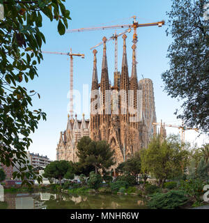 Barcelone, Espagne - 26 mars 2018 : La Sagrada Familia - l'impressionnante cathédrale conçue par Gaudi, qui est en cours de construction depuis le 19 mars 1882 et n'est pas Banque D'Images