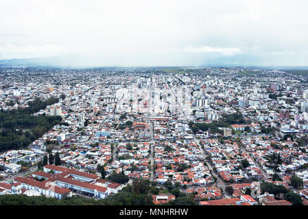 Vue sur la ville de Salta depuis le téléphérique (El Teleférico San Bernardo). Argentine, mai 2018 Banque D'Images