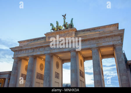 Porte de Brandebourg, Berlin, au coucher du soleil Banque D'Images