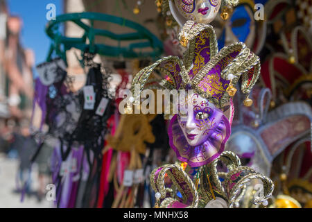 Divers masques vénitiens en vente à Venise, Italie Banque D'Images