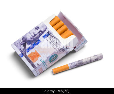 Pack de cigarettes argent ouvert isolé sur un fond blanc. Banque D'Images