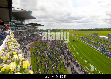 Porteur et les cavaliers en compétition dans le 'soutient Betfred Jack Berry House' Handicap pendant deux jours de la fête de Dante 2018 hippodrome de York. Banque D'Images