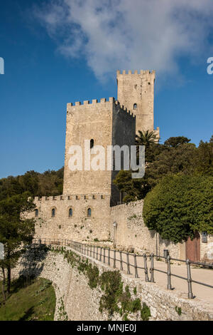 Torri di do Balio et Castello di Venere, Erice, Sicile Banque D'Images