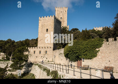 Torri di do Balio et Castello di Venere, Erice, Sicile Banque D'Images