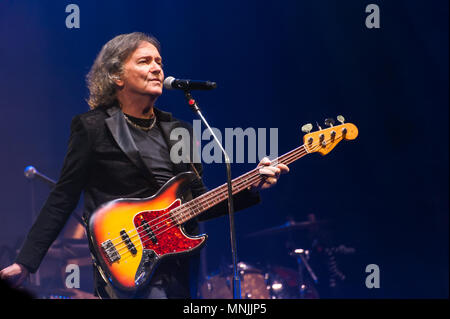 Naples, Italie. 16 mai, 2018. Red Canzian, anciennement de l'ourson, en concert à l'Augusteo Teatro à Naples avec sa tournée 2018 'témoin de temps'. Credit : Sonia Brandolone/ Pacific Press/Alamy Live News Banque D'Images