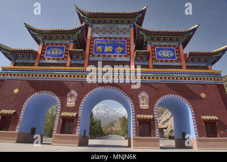 Vue de la montagnes Qilian de la mati Si Temples, Gansu, Chine Banque D'Images