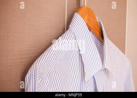 La mode italienne - chemise d'affaires classique, code vestimentaire, prêt pour un voyage d'affaires. Banque D'Images