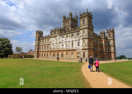 L'Angleterre, dans le Hampshire. 2 mai 2017. Château de Highclere. Style Jacobethan country house, siège du Comte de Carnarvon. Définition de Downton Abbey. Banque D'Images
