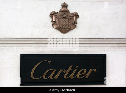 Paris, France - 29 juin 2017 : Cartier signe sur une boutique à Paris Banque D'Images