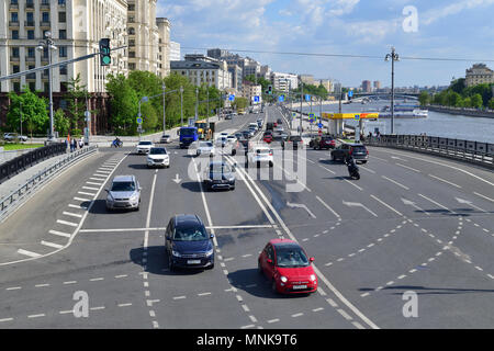 Moscou, Russie - 12 mai. En 2018. La circulation sur le pont de petite Ustyinsky Banque D'Images