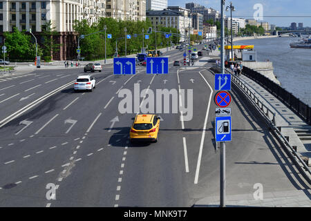 Moscou, Russie - 12 mai. En 2018. La circulation sur le pont de petite Ustyinsky Banque D'Images