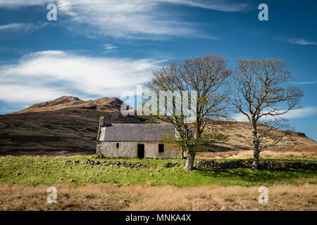 Les ruines de Bothy à Lettermore sur la lande menant vers Ben Loyal, donne également sur le Loch Loyal près de langue, Highland, Scotland, UK Banque D'Images