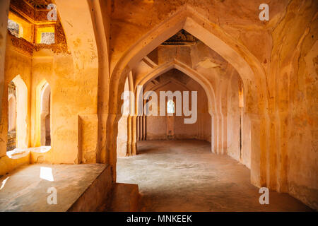 Baignoire de la Reine, d'anciennes ruines de Hampi, Inde Banque D'Images