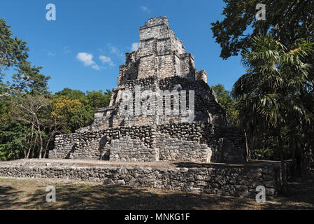 Les anciens mayas, bâtiment à Muyil (Chunyaxch) site archéologique, Quintana Roo, Mexique Banque D'Images