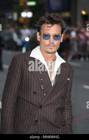 Johnny Depp arrive pour le 'Late Show with David Letterman' au Ed Sullivan Theater Le 25 juin 2013 à New York. Banque D'Images