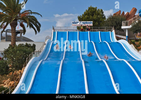 Slide and Splash Water Park à Lagoa, Algarve, Portugal Banque D'Images