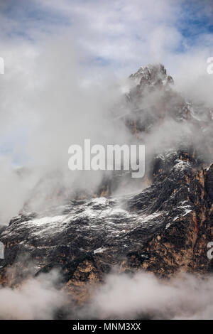 Monte Antelao (3263m) au-dessus de San Vito di Cadore (près de Cortina d'Ampezzo), est la deuxième plus haute montagne d'Dolomiti, également connu comme le roi des Banque D'Images