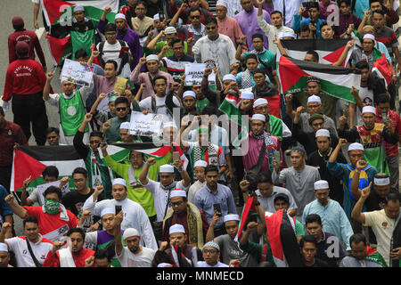 18 mai 2018 - Kuala Lumpur, Kuala Lumpur, Malaisie - manifestants musulmans mars à l'ambassade des États-Unis pour marquer le 70e anniversaire de la Nakba et contre l'ambassade américaine à Jérusalem (crédit Image : © Kepy via Zuma sur le fil) Banque D'Images
