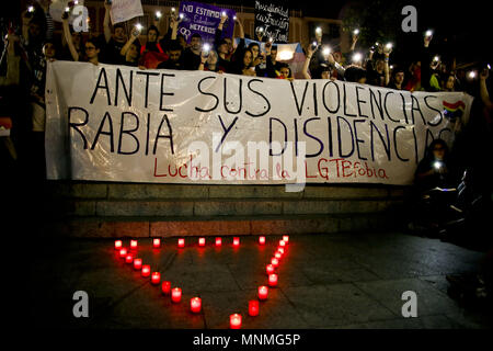 Madrid, Espagne. 17 mai, 2018. Une bannière à l'appui vu vu à la manifestation LGBT.Des centaines de manifestants sont descendus dans les rues de Madrid pour exiger des droits LGBT et gay. Crédit : Mario Roldan SOPA/Images/ZUMA/Alamy Fil Live News Banque D'Images