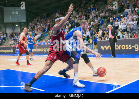 Frankfurt, Deutschland. 15 mai, 2018. Jonas (Wohlfahrt-Bottermann Skyliners, 18) dans la région de duels avec Devin (1870-1948 FC Bayern Munich, 31) | Le monde d'utilisation : dpa Crédit/Alamy Live News Banque D'Images