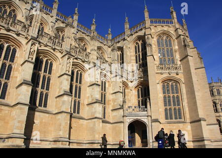 Déposée - 24 février 2018, UK, Windsor : la Chapelle St George, où le prince Harry et Meghan Markle sont mis à se marier le 19 mai 2018. La chapelle est de style gothique tardif situé dans le parc du château de Windsor. Photo : afp/Kusidlo Silvia Banque D'Images