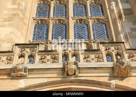 Déposée - 24 février 2018, UK, Windsor : la Chapelle St George, où le prince Harry et Meghan Markle sont mis à se marier le 19 mai 2018. La chapelle est de style gothique tardif situé dans le parc du château de Windsor. Photo : afp/Kusidlo Silvia Banque D'Images