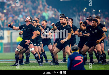 CAPE TOWN, AFRIQUE DU SUD - Samedi 7 octobre 2017, Kieran Read (capitaine) de la Nouvelle-Zélande mène son équipe dans le Haka traditionnel au cours du Château Lage Banque D'Images