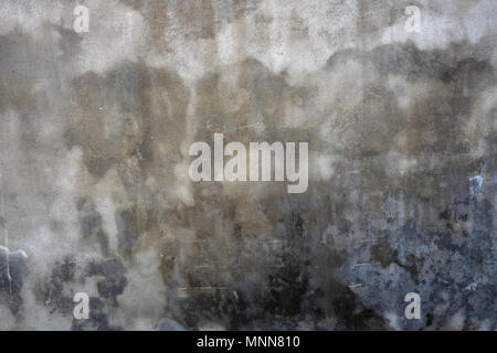 Mur de ciment gris avec des taches et des taches de l'eau, des articles de fond. Banque D'Images