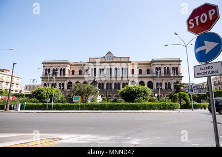 Palerme, Italie, le 24 avril 2018 : La gare principale à Palerme, Italie. Banque D'Images