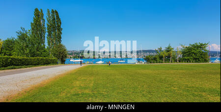 Zurich, Suisse - 11 mai 2018 : le lac de Zurich, vue de la ville de Zurich. Le lac de Zurich est un lac en Suisse, s'étendant au sud-est de la ville o Banque D'Images