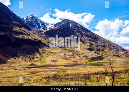 Achtriochtan loch et le Bidean nam Bian massif à Glen Coe dans les Highlands d'Ecosse Banque D'Images