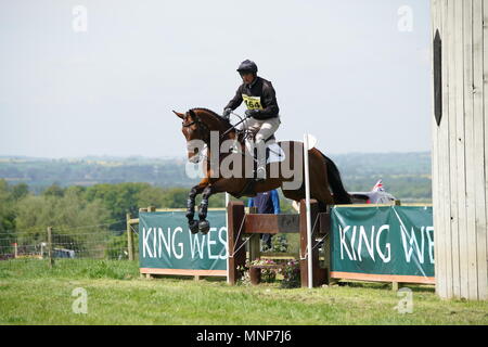 Corby, Angleterre. 18 mai 2018. Les chevaux et les cavaliers participent à la faveur & Fairfax International Horse Trials dans le parc du château de Rockingham, Corby, Angleterre 18 Mai 2018 Crédit : Scott Carruthers/Alamy Live News Banque D'Images