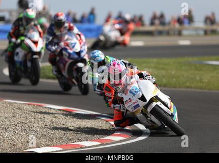 Bushmills, Irlande du Nord. 19 mai, 2018. 200 North West International course de moto de course, le samedi ; Lee Johnston (Padgetts Motorcycles) prend la 3e place dans la course SuperSport : Action Crédit Plus Sport/Alamy Live News Banque D'Images