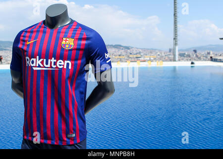 Piscines de Montjuic, Barcelone, Espagne 19 mai 2018. Kit FC Barcelone pour la saison 2018-2019 Lancement ; Nouvelles FC Barcelone shirt pour la saison 2018-2019 : Crédit Plus Sport Action Images/Alamy Live News Crédit : Action Plus de Sports/Alamy Live News Banque D'Images