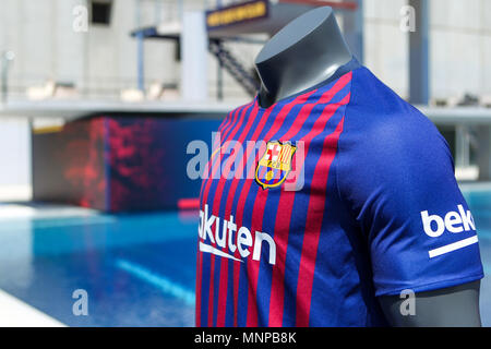 Piscines de Montjuic, Barcelone, Espagne 19 mai 2018. Kit FC Barcelone pour la saison 2018-2019 Lancement ; Nouvelles FC Barcelone shirt pour la saison 2018-2019 : Crédit Plus Sport Action Images/Alamy Live News Crédit : Action Plus de Sports/Alamy Live News Banque D'Images