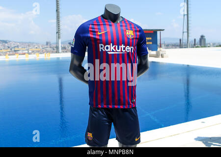 Piscines de Montjuic, Barcelone, Espagne 19 mai 2018. Kit FC Barcelone pour la saison 2018-2019 Lancement ; Nouvelles FC Barcelone shirt pour la saison 2018-2019 : Crédit Plus Sport Action Images/Alamy Live News Crédit : Action Plus de Sports/Alamy Live News Banque D'Images