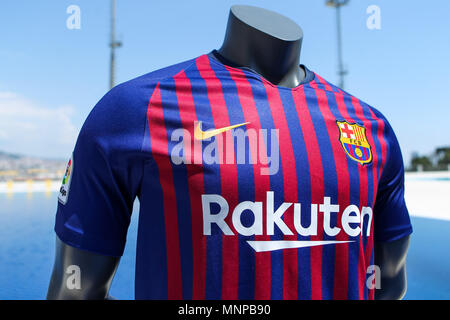 Piscines de Montjuic, Barcelone, Espagne 19 mai 2018. Kit FC Barcelone pour la saison 2018-2019 Lancement ; Nouvelles FC Barcelone shirt pour la saison 2018-2019 : Crédit Plus Sport Action Images/Alamy Live News Crédit : Action Plus de Sports/Alamy Live News Banque D'Images