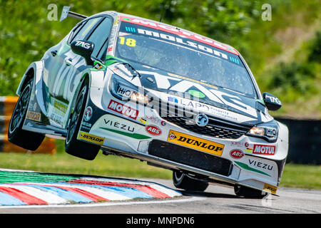 Thruxton, UK. 19 mai 2018. British Touring Car Championship 2018 Thruxton Crédit : Guy Swarbrick/trackcycling.net/Alamy Live News Crédit : Guy Swarbrick/trackcycling.net/Alamy Live News Banque D'Images