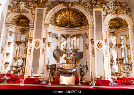 17 mai 2018, l'Allemagne, Gotha : La salle de bal à l'intérieur du palais de Friedenstein. Palais de Friedenstein est un des mieux conservé de monuments architecturaux du début du baroque. Ernest, duc de Saxe-Gotha à Gotha (1601 - 1675), construit la résidence entre 1643 et 1654. Cette année, le Palace jours aura lieu du 18 au 21 mai 2018. Photo : Carsten Koall/dpa Banque D'Images