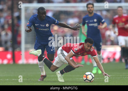 Londres, Royaume-Uni, 19 mai 2018. Ngolo Kante & Jesse Lingard Chelsea v Manchester United FC, finale de la FA Cup 2018 19 mai 2018 GBB7509 finale de la FA Cup, 19/05/2018, Stade de Wembley, Londres, Angleterre strictement usage éditorial uniquement. Si le joueur/joueurs représentés dans cette image est/sont de jouer pour un club anglais ou l'équipe d'Angleterre. Puis cette image ne peut être utilisé qu'à des fins rédactionnelles. Pas d'utilisation commerciale. Allstar Crédit : photo library/Alamy Live News Banque D'Images