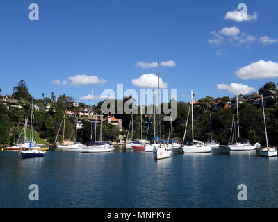 Le port de Sydney, Nouvelle Galles du Sud, Australia-February 5, 2018 : une collection de yachts amarrés dans une crique près de Mosman dans le port de Sydney. Banque D'Images