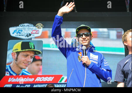 Le Mans, France. 18 mai, 2018. Valentino Rossi rencontrez les fans au circuit Bugatti, Le Mans France Le Mans MotoGP lors des sessions de pratique en France Credit : Gaetano Piazzolla/Pacific Press/Alamy Live News Banque D'Images