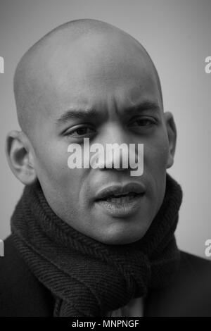 Londres - DEC 11, 2018 : ( Image ) monochrome altérées à Umuna Chuka MP vu à la BBC à Londres Banque D'Images