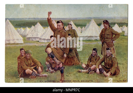 Ancienne carte postale française : soldats écossais en kilts dansant sur le fond de la tente camp. la première guerre mondiale 1914-1918, la Grande-Bretagne, l'Ecosse Banque D'Images