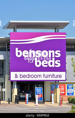 A proximité des grandes Bensons Beds & meubles de chambre à coucher entreprises boutique détail magasin & entrée signe sur Lakeside Retail Park West Thurrock Essex England UK Banque D'Images