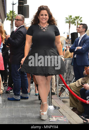 Cyndi Lauper et Harvey Fierstein honoré avec double cérémonie Walk of Fame sur le Hollywood Walk of Fame à Los Angeles. Le 11 avril 2016. Marissa jaret Winokur 056 - -------- Marissa jaret Winokur 056 --------- événement dans la vie d'Hollywood, Californie - Red Carpet Event, Vertical, USA, Cinéma, Célébrités, photographie, Bestof, Arts, Culture et divertissement, Célébrités Topix fashion / du tapis rouge-2016, une personne, Vertical, Best of, Hollywood la vie, événement dans la vie d'Hollywood, Californie - Tapis rouge et en backstage, USA, Cinéma, célébrités, célébrités, célébrités TV film Banque D'Images