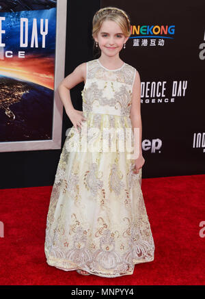 Grace McKenna 017 lors de la première de la 20th Century Fox's 'Independence Day : résurgence" au théâtre chinois de Grauman le 20 juin 2016 à Hollywood, CA-------- Grace McKenna 017 --------- événement dans la vie d'Hollywood, Californie - Red Carpet Event, Vertical, USA, Cinéma, Célébrités, photographie, Bestof, Arts, Culture et divertissement, Célébrités Topix fashion / du tapis rouge-2016, une personne, Vertical, Best of, Hollywood la vie, événement dans la vie d'Hollywood, Californie - Tapis rouge et en backstage, USA, Cinéma, Célébrités, cinéma, télévision, célébrités, célébrités musique Photographie Banque D'Images