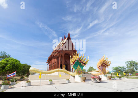 Le magnifique temple en bois de teck Wat Ao Noi, Prachuap Khiri Khan, Thaïlande Banque D'Images