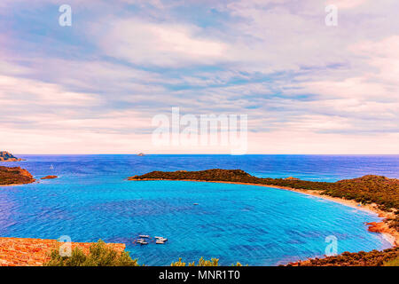 Punta Coda Cavallo vu de San Teodoro, Mer Méditerranée, Olbia-Tempio, Sardaigne, province de l'Italie Banque D'Images